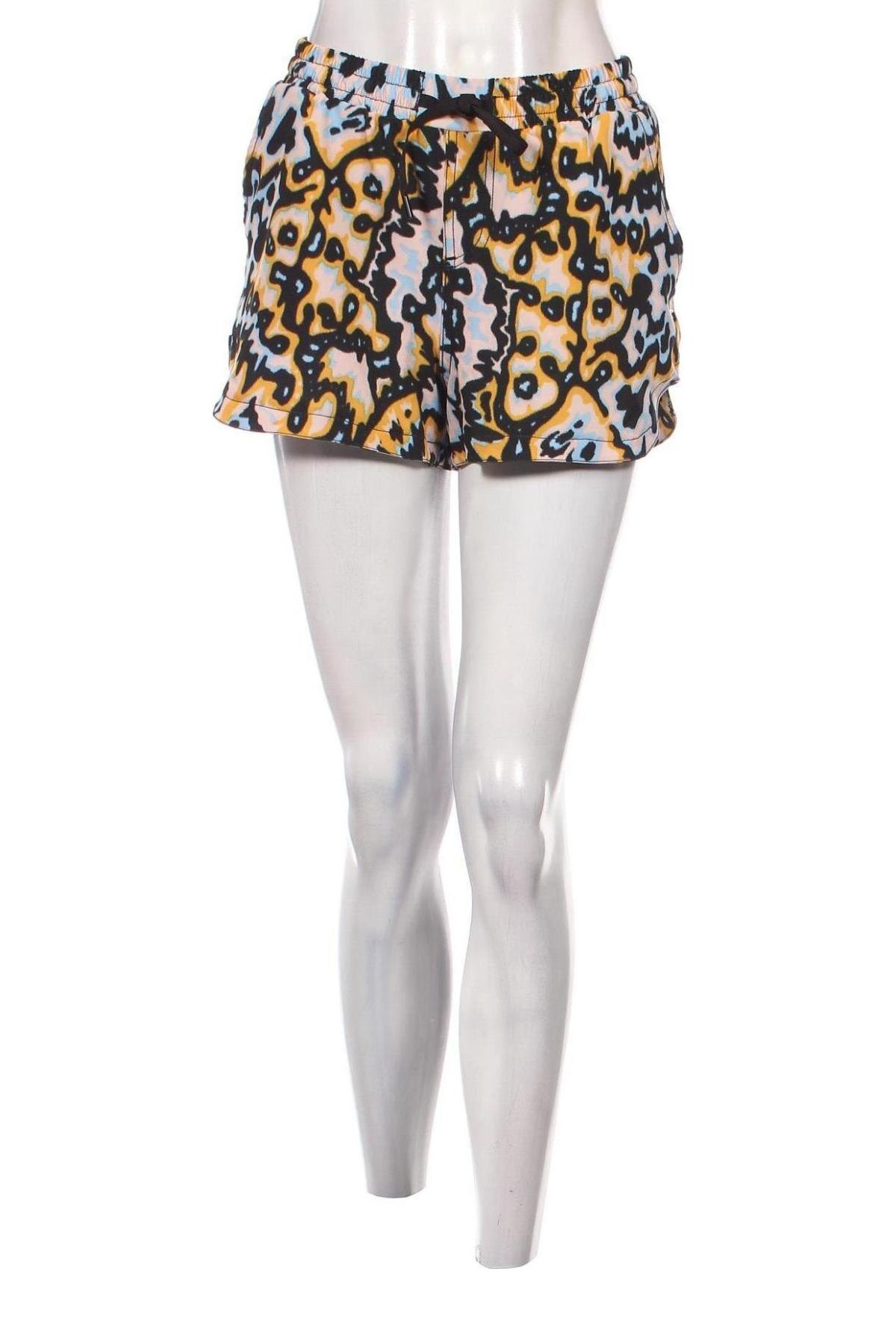 Γυναικείο κοντό παντελόνι, Μέγεθος S, Χρώμα Πολύχρωμο, Τιμή 5,25 €
