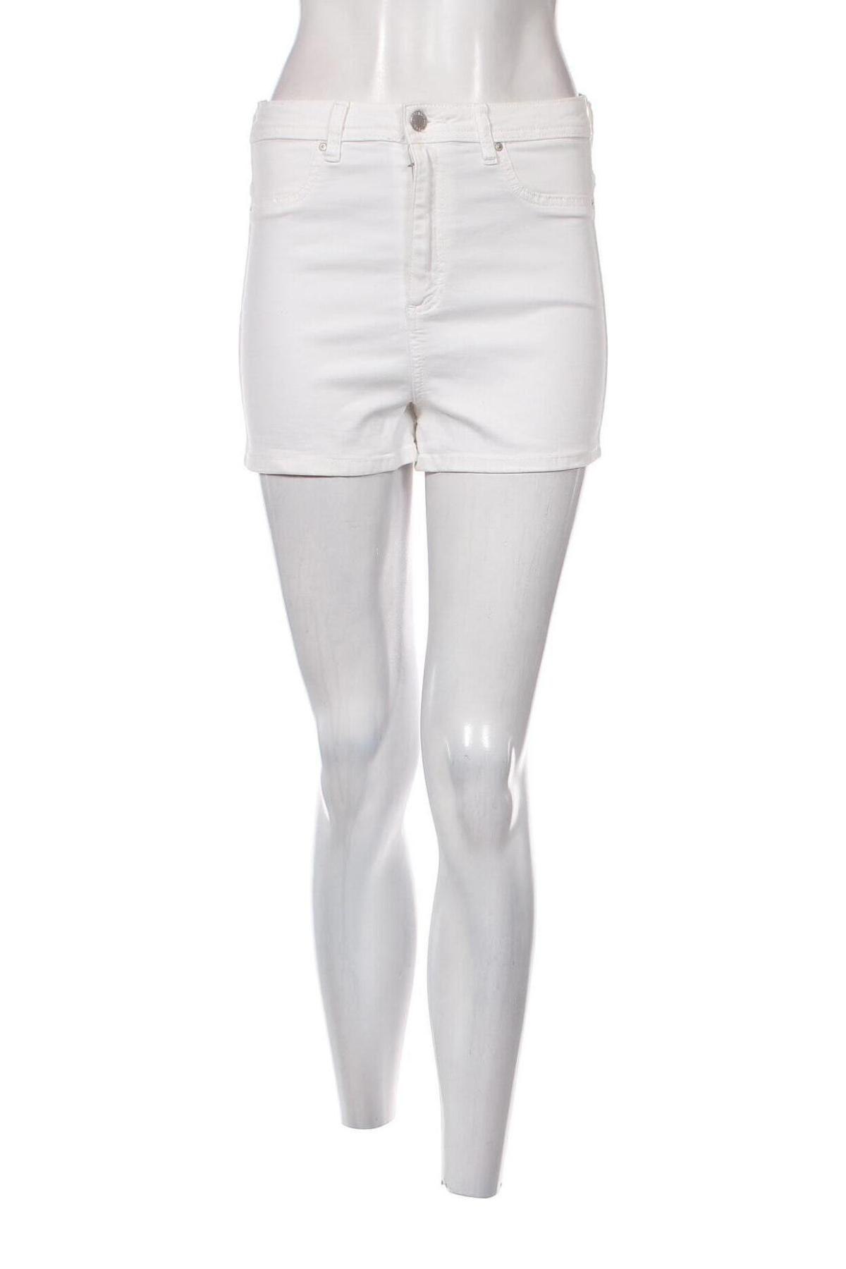 Дамски къс панталон Cropp, Размер M, Цвят Бял, Цена 11,60 лв.