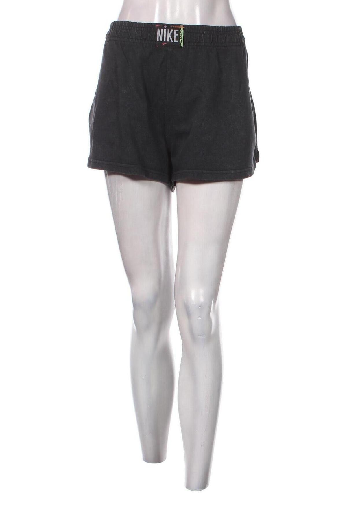 Damen Shorts Nike, Größe L, Farbe Grau, Preis 11,13 €