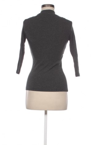 Dámská halenka Stradivarius, Velikost S, Barva Šedá, Cena  89,00 Kč