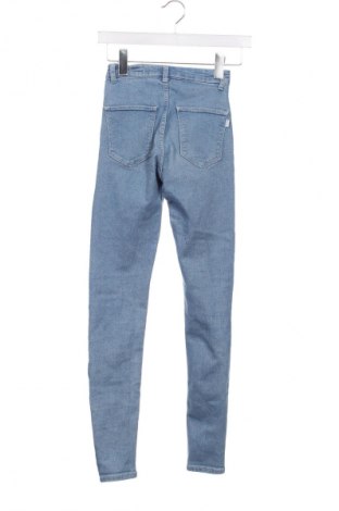 Damskie jeansy Bershka, Rozmiar XXS, Kolor Niebieski, Cena 26,99 zł