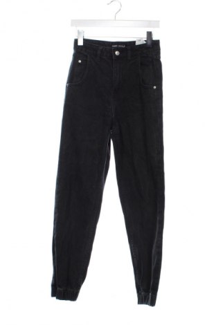 Damskie jeansy Cropp, Rozmiar XS, Kolor Czarny, Cena 38,99 zł