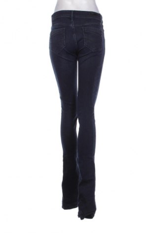 Damskie jeansy Cross Jeans, Rozmiar M, Kolor Niebieski, Cena 26,99 zł