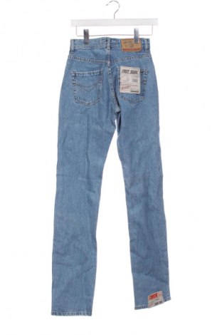 Damskie jeansy Freesoul, Rozmiar XS, Kolor Niebieski, Cena 150,99 zł