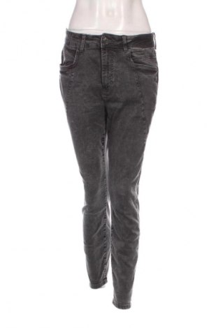 Damen Jeans Gina, Größe M, Farbe Grau, Preis 5,99 €