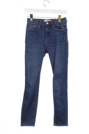 Damskie jeansy Pull&Bear, Rozmiar XS, Kolor Niebieski, Cena 26,99 zł