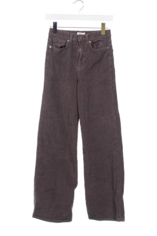 Női kordbársony nadrág ONLY, Méret XS, Szín Szürke, Ár 2 319 Ft