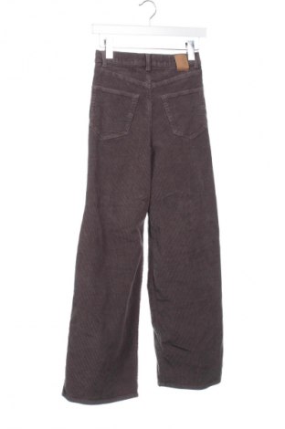 Női kordbársony nadrág ONLY, Méret XS, Szín Szürke, Ár 2 319 Ft