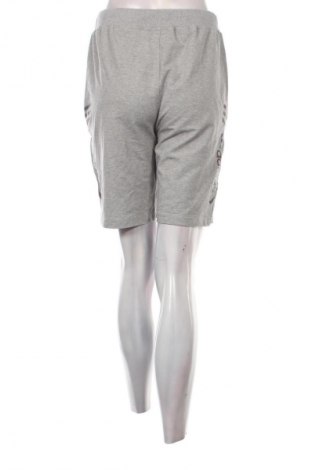 Pantaloni scurți de femei Adidas, Mărime L, Culoare Gri, Preț 94,99 Lei