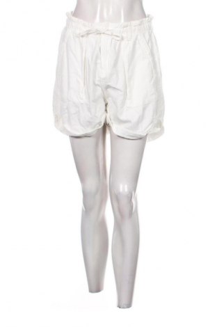 Damen Shorts Pull&Bear, Größe L, Farbe Weiß, Preis € 4,99