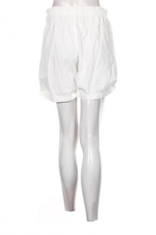 Damen Shorts Pull&Bear, Größe L, Farbe Weiß, Preis € 4,99