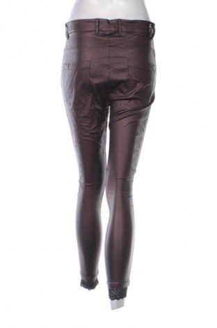 Damskie spodnie Fetish, Rozmiar L, Kolor Czerwony, Cena 38,99 zł
