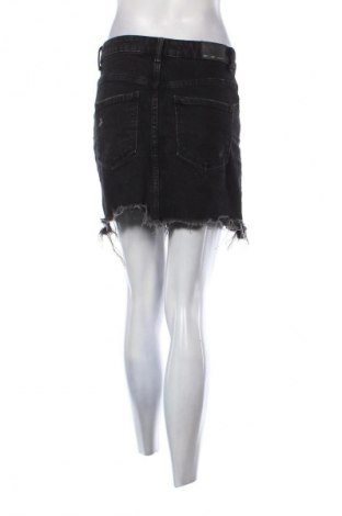 Sukně Bershka, Velikost M, Barva Černá, Cena  89,00 Kč
