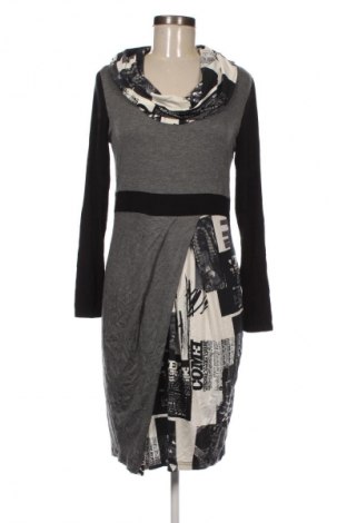 Kleid Mandarin, Größe M, Farbe Mehrfarbig, Preis 5,99 €
