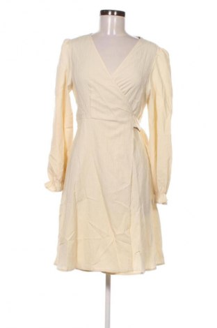 Kleid SHEIN, Größe M, Farbe Ecru, Preis 10,99 €