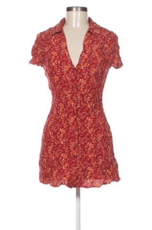 Рокля Urban Outfitters, Размер S, Цвят Многоцветен, Цена 27,99 лв.