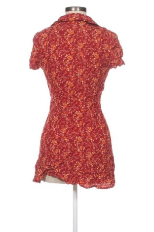 Рокля Urban Outfitters, Размер S, Цвят Многоцветен, Цена 27,99 лв.