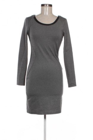 Kleid Vero Moda, Größe S, Farbe Grau, Preis 5,99 €