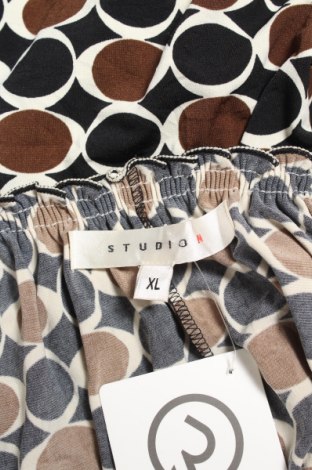 Дамска блуза Studio M, Размер XL, Цвят Многоцветен, Цена 18,00 лв.