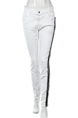 Γυναικείο Τζίν Just Cavalli, Μέγεθος L, Χρώμα Λευκό, 98% βαμβάκι, 2% ελαστάνη, Τιμή 44,23 €