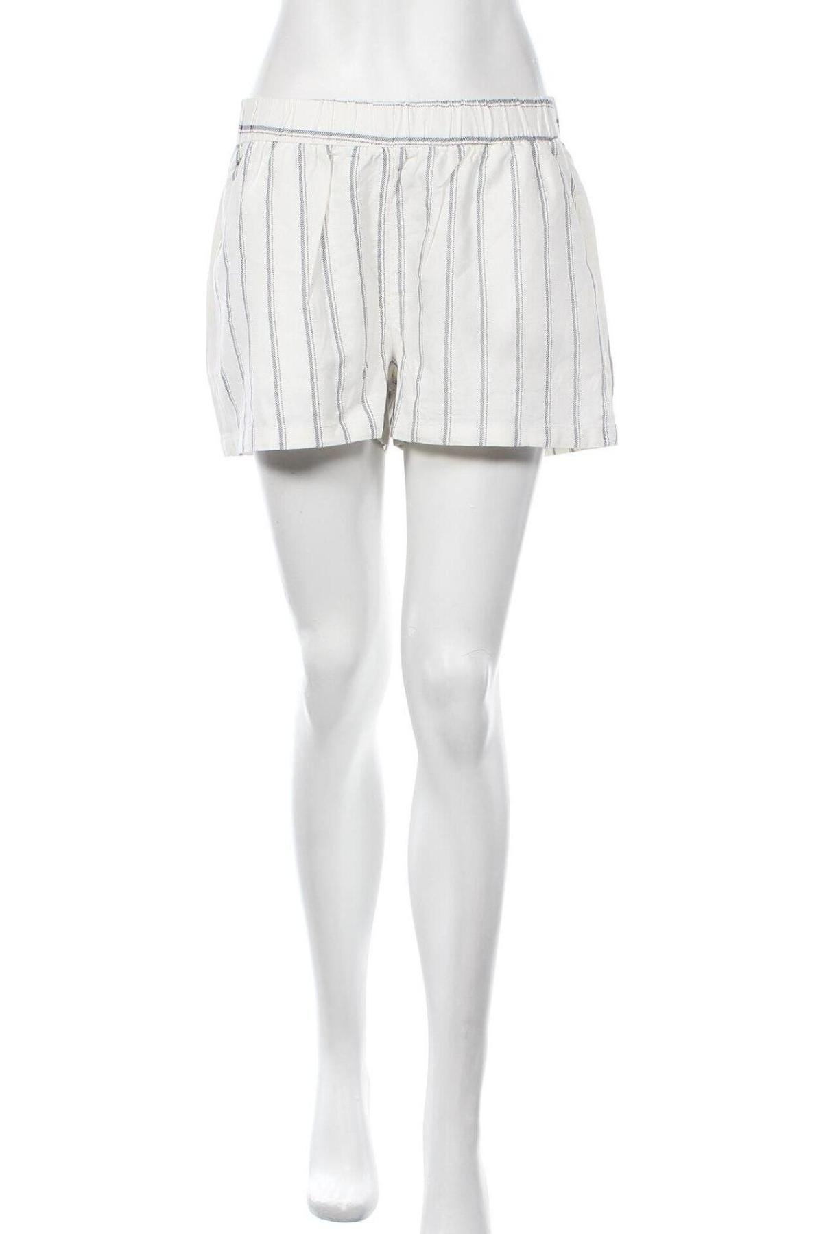 Дамски къс панталон Vero Moda, Размер L, Цвят Бял, Цена 31,20 лв.
