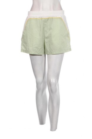 Γυναικείο κοντό παντελόνι Trussardi, Μέγεθος L, Χρώμα Πράσινο, Τιμή 80,41 €