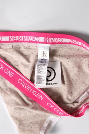 Bikini Calvin Klein, Größe M, Farbe Mehrfarbig, Preis 20,10 €