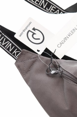 Τσάντα Calvin Klein Jeans, Χρώμα Γκρί, Τιμή 96,39 €