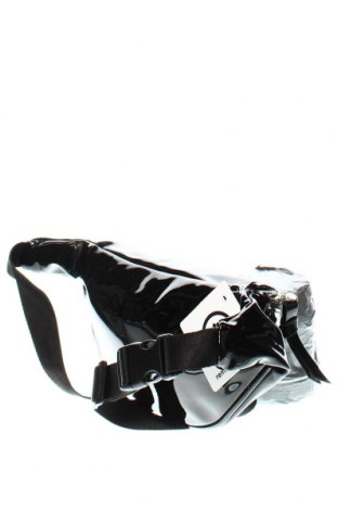 Hüfttasche Bershka, Farbe Schwarz, Preis 13,22 €