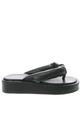 Papuci Pretty Little Thing, Mărime 36, Culoare Negru, Preț 101,98 Lei