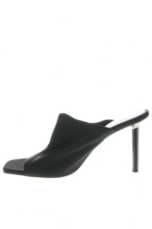 Hausschuhe Zara, Größe 41, Farbe Schwarz, Preis 15,72 €