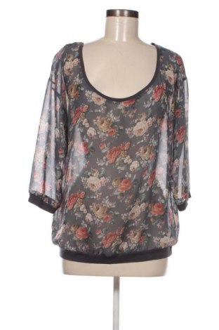 Damen Shirt, Größe XXL, Farbe Mehrfarbig, Preis 12,99 €
