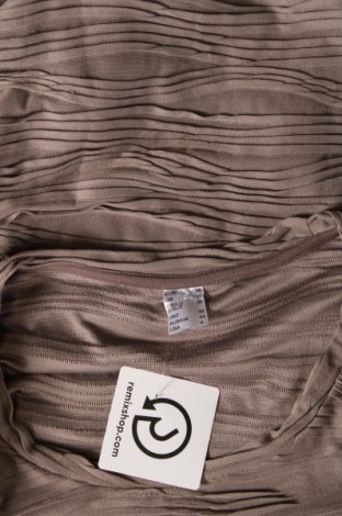 Дамска блуза, Размер S, Цвят Бежов, Цена 3,04 лв.
