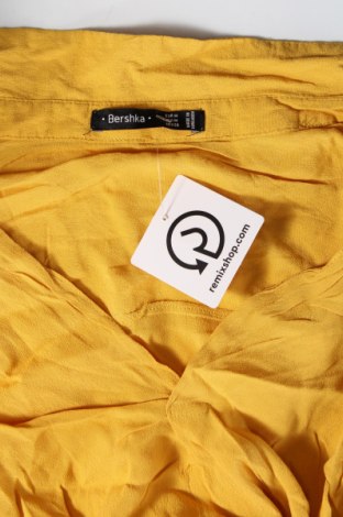 Damen Shirt Bershka, Größe M, Farbe Gelb, Preis 18,47 €