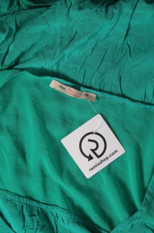 Damen Shirt Bershka, Größe XS, Farbe Grün, Preis 3,37 €