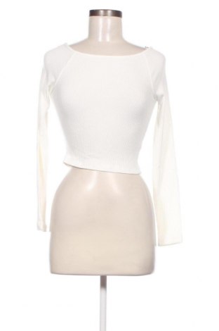 Дамска блуза Bershka, Размер M, Цвят Бял, Цена 17,05 лв.