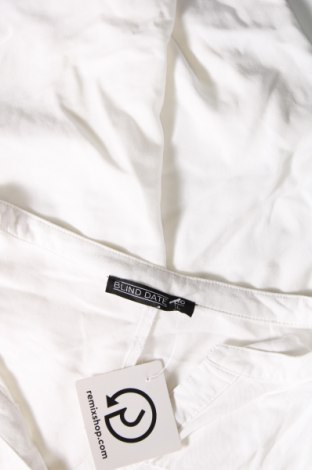 Γυναικεία μπλούζα Blind Date, Μέγεθος L, Χρώμα Λευκό, Τιμή 6,46 €
