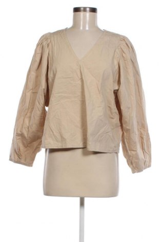 Дамска блуза By Malene Birger, Размер S, Цвят Екрю, Цена 73,80 лв.