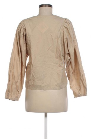 Дамска блуза By Malene Birger, Размер S, Цвят Екрю, Цена 70,11 лв.