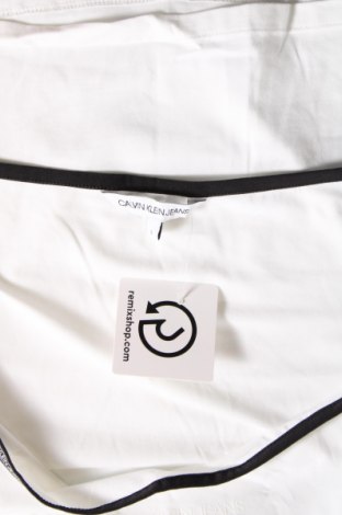 Damen Shirt Calvin Klein Jeans, Größe L, Farbe Weiß, Preis 31,68 €