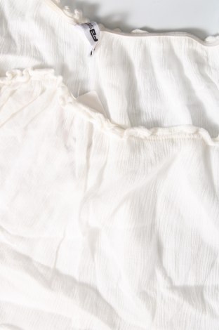 Γυναικεία μπλούζα Fb Sister, Μέγεθος M, Χρώμα Λευκό, Τιμή 5,40 €
