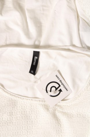 Γυναικεία μπλούζα Flame, Μέγεθος XL, Χρώμα Λευκό, Τιμή 6,35 €