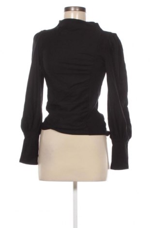 Дамска блуза Gestuz, Размер S, Цвят Черен, Цена 161,00 лв.
