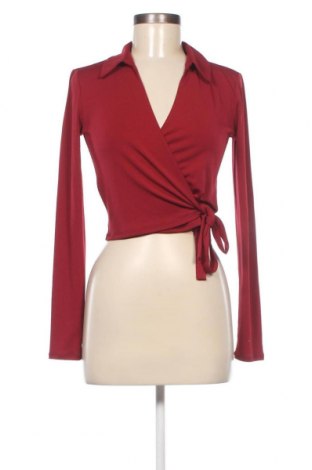 Дамска блуза Guess, Размер S, Цвят Червен, Цена 33,48 лв.