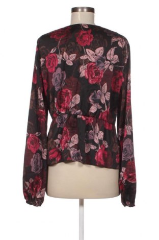 Γυναικεία μπλούζα Guess, Μέγεθος L, Χρώμα Πολύχρωμο, Τιμή 13,99 €