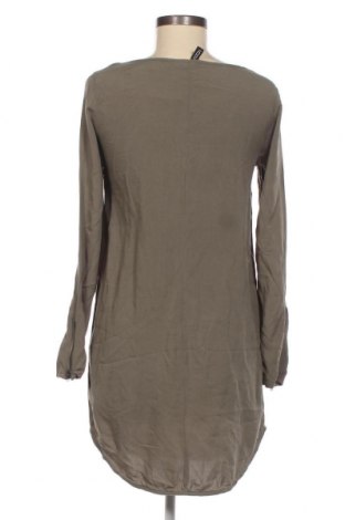 Дамска блуза H&M Divided, Размер M, Цвят Зелен, Цена 3,04 лв.