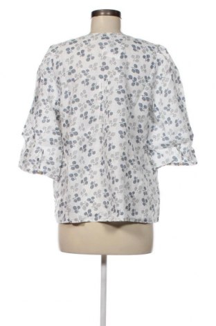 Γυναικεία μπλούζα In Wear, Μέγεθος M, Χρώμα Λευκό, Τιμή 13,75 €