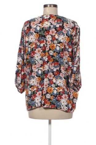 Дамска блуза LC Waikiki, Размер XXL, Цвят Многоцветен, Цена 39,00 лв.