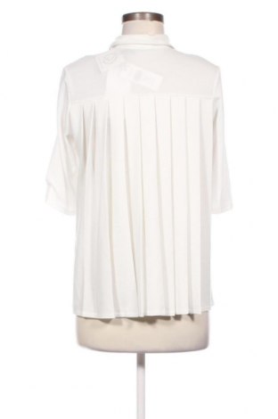Дамска блуза Lacoste, Размер M, Цвят Бял, Цена 91,77 лв.
