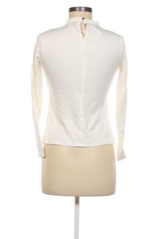 Дамска блуза Mohito, Размер XS, Цвят Бял, Цена 6,65 лв.